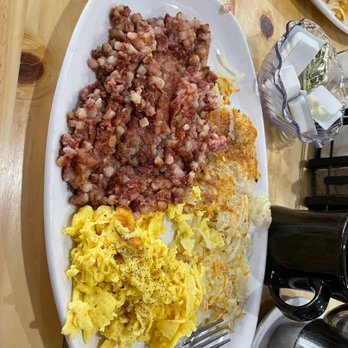 Tasty Biscuit - Corned beef hash and scrambled eggs - American Near Me - Bolingbrook, Illinois