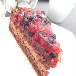 Löwer - Lecker: Waldbeer-Nuss-Torte