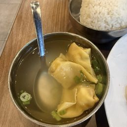 Wonton soup & white rice Wonton soup & white rice