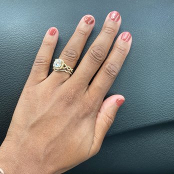 Bliss Nail Lounge - Gorgeous gel mani - Nail Salons Near Me - Clermont, Florida
