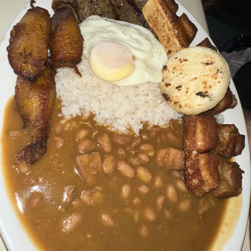 Mi Pueblo - Bandeja Paisa - Colombian Near Me - Miami, Florida Mi Pueblo - Bandeja Paisa - Colombian Near Me - Miami, Florida