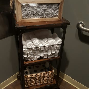 Frog Hollow Tavern - Cute presentation of hand towels in the restroom... Yes I know, what a weirdo I am - Wine Bars Near Me - Augusta, Georgia Frog Hollow Tavern - Cute presentation of hand towels in the restroom... Yes I know, what a weirdo I am - Wine Bars Near Me - Augusta, Georgia