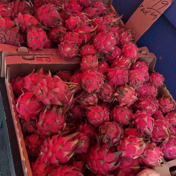 Rahat Market - a display of dragon fruit - International Grocery Near Me - Honolulu, Hawaii
