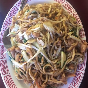 Chef Lee's Mandarin House - Chicken Chow Mein - Chinese Near Me - Monterey, California Chef Lee's Mandarin House - Chicken Chow Mein - Chinese Near Me - Monterey, California