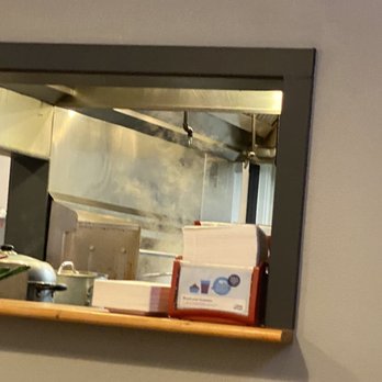 Yang‘s Noodle - One cook in kitchen 10-26-21 - Chinese Near Me - Portland, Oregon