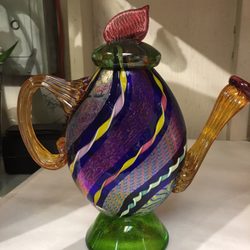One of the Hansons' teapots.