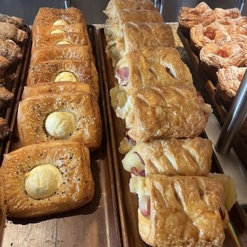Halekulani Bakery - Bakeries Near Me - Honolulu, Hawaii Halekulani Bakery - Bakeries Near Me - Honolulu, Hawaii