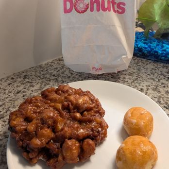 CC Donuts - Apple fritter & gifted glazed Munchkins - Bakeries Near Me - Corpus Christi, Texas CC Donuts - Apple fritter & gifted glazed Munchkins - Bakeries Near Me - Corpus Christi, Texas