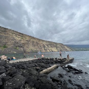 Captain Cook Monument - End of the line of the hike down - Landmarks & Historical Buildings Near Me - Captain Cook, Hawaii