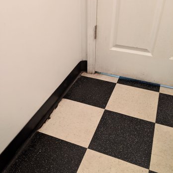Pilchuck Drive In - Dirty floor and door - Burgers Near Me - Snohomish, Washington