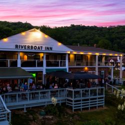 Riverboat Inn and Suites - Night sky over the hotel