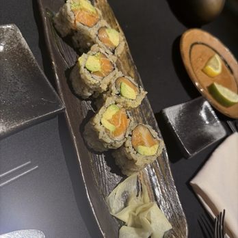 Feng Chophouse - Salmon Avocado Roll - Sushi Bars Near Me - Hartford, Connecticut