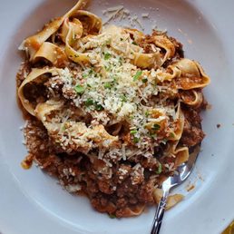 Elk Bolognese
