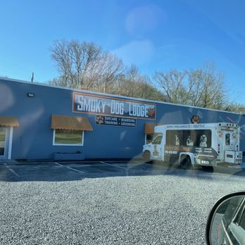 Smoky Dog Lodge - Outside - Pet Boarding Near Me - Sevierville, Tennessee Smoky Dog Lodge - Outside - Pet Boarding Near Me - Sevierville, Tennessee