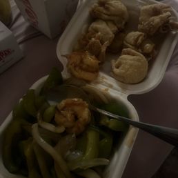 ordered a small pepper steak and shrimp meal. ,,wontons