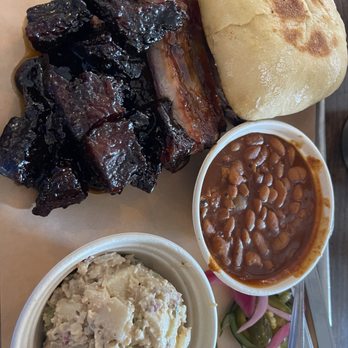 Wagon Wheel BBQ - 3 meat combo. Burnt ends ribs and brisket. Garlic bread covering up the brisket. - Barbeque Near Me - Mountain View, California Wagon Wheel BBQ - 3 meat combo. Burnt ends ribs and brisket. Garlic bread covering up the brisket. - Barbeque Near Me - Mountain View, California