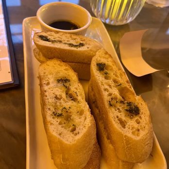 Arco Cocktail Lounge - Pan Tostado - Lounges Near Me - Savannah, Georgia Arco Cocktail Lounge - Pan Tostado - Lounges Near Me - Savannah, Georgia