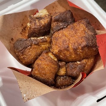 Cafe Atelier - Monkey bread muffin - Desserts Near Me - New York, New York