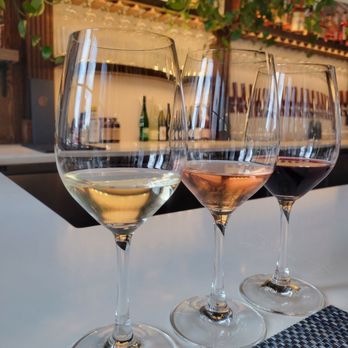 Copper Vine Inn - Happy hour flight - Wine Bars Near Me - New Orleans, Louisiana Copper Vine Inn - Happy hour flight - Wine Bars Near Me - New Orleans, Louisiana