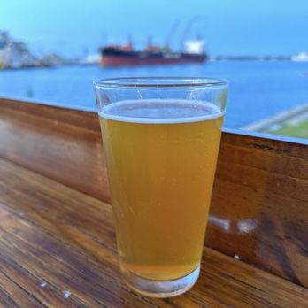 Fishlips - Craft Draft Beer - Bars Near Me - Cape Canaveral, Florida Fishlips - Craft Draft Beer - Bars Near Me - Cape Canaveral, Florida