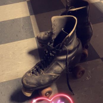 Paramount Skating Arena - VINTAGE RENTALS!! - Skating Rinks Near Me - Ottawa, Illinois