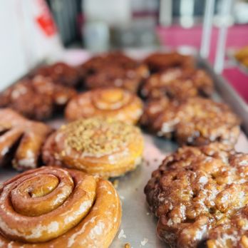 88 King - Cinnamon rolls and Apple fritters - Chinese Near Me - Norwalk, California 88 King - Cinnamon rolls and Apple fritters - Chinese Near Me - Norwalk, California