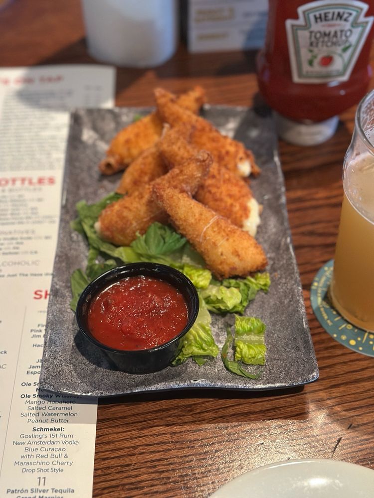 Hickory Tavern