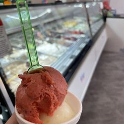 The Gelato Cone - Strawberry & lemonade gelato!
