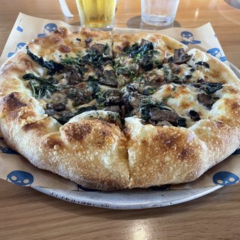 Doughbird - Wild Mushroom Pizza - This excellent pizza was filling and delicious. - Pizza Near Me - Phoenix, Arizona Doughbird - Wild Mushroom Pizza - This excellent pizza was filling and delicious. - Pizza Near Me - Phoenix, Arizona
