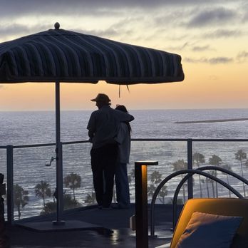 The Rooftop Bar - Beer Bar Near Me - Oceanside, California
