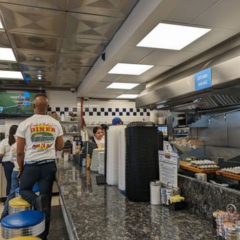 Bob & Edith's Diner - American Near Me - Arlington, Virginia Bob & Edith's Diner - American Near Me - Arlington, Virginia