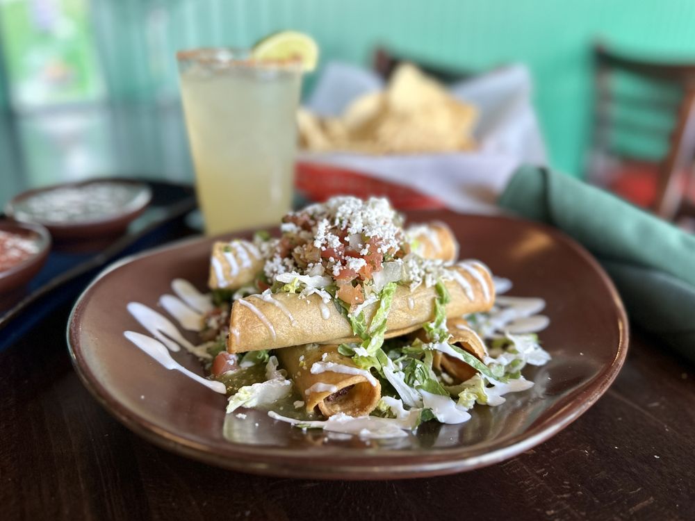 Hussong’s Mexican Cantina