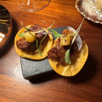 Mini Bar de José Avillez - Al pastor tostadas - Gastropubs Near Me - Lisbon, 11 Mini Bar de José Avillez - Al pastor tostadas - Gastropubs Near Me - Lisbon, 11