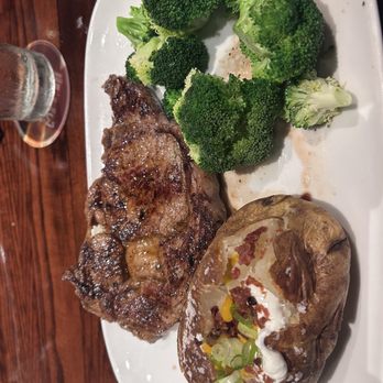 LongHorn Steakhouse - The ribeye was delicious and cooked perfectly! - Steakhouses Near Me - Austin, Texas