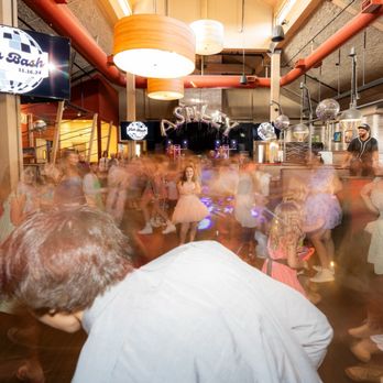 Half Day Brewing - Main dance floor - Pubs Near Me - Lincolnshire, Illinois