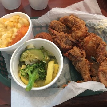 Sea Eagle Market - Crab with sides of  mac and cheese and vegetable medley for 12 dollars! - Seafood Markets Near Me - Beaufort, South Carolina