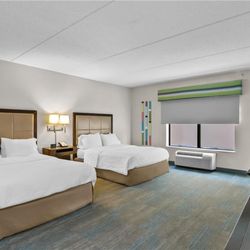 Hampton Inn & Suites Baltimore/Woodlawn - Guest room