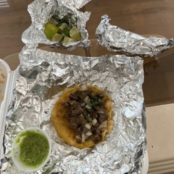 El Jarocho - Avocado sauce, steak taco with onions and cilantro, limes - International Grocery Near Me - Valley Park, Missouri El Jarocho - Avocado sauce, steak taco with onions and cilantro, limes - International Grocery Near Me - Valley Park, Missouri