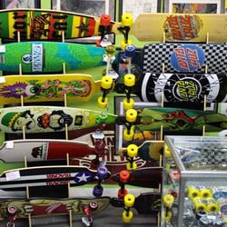 2nd Level Boardshop - Boards!
