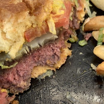 Hollywood & Dine - Hamburger - Specialty Food Near Me - Universal City, California