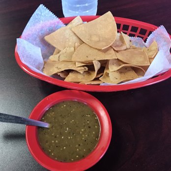 El Huarache Azteca - Complimentary chips and salsa - Mexican Near Me - Clearwater, Florida El Huarache Azteca - Complimentary chips and salsa - Mexican Near Me - Clearwater, Florida