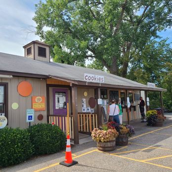 Vermont Cookie Love - Outside of store - Bakeries Near Me - North Ferrisburgh, Vermont