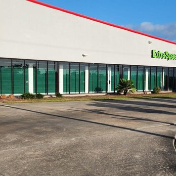 Extra Space Storage - Alternate Beauty Image - Extra Space Storage at 410 Gulf Fwy, Texas City, TX 77591 - Self Storage Near Me - Texas City, Texas