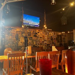 Maverick's Smokehouse & Taproom - Interior