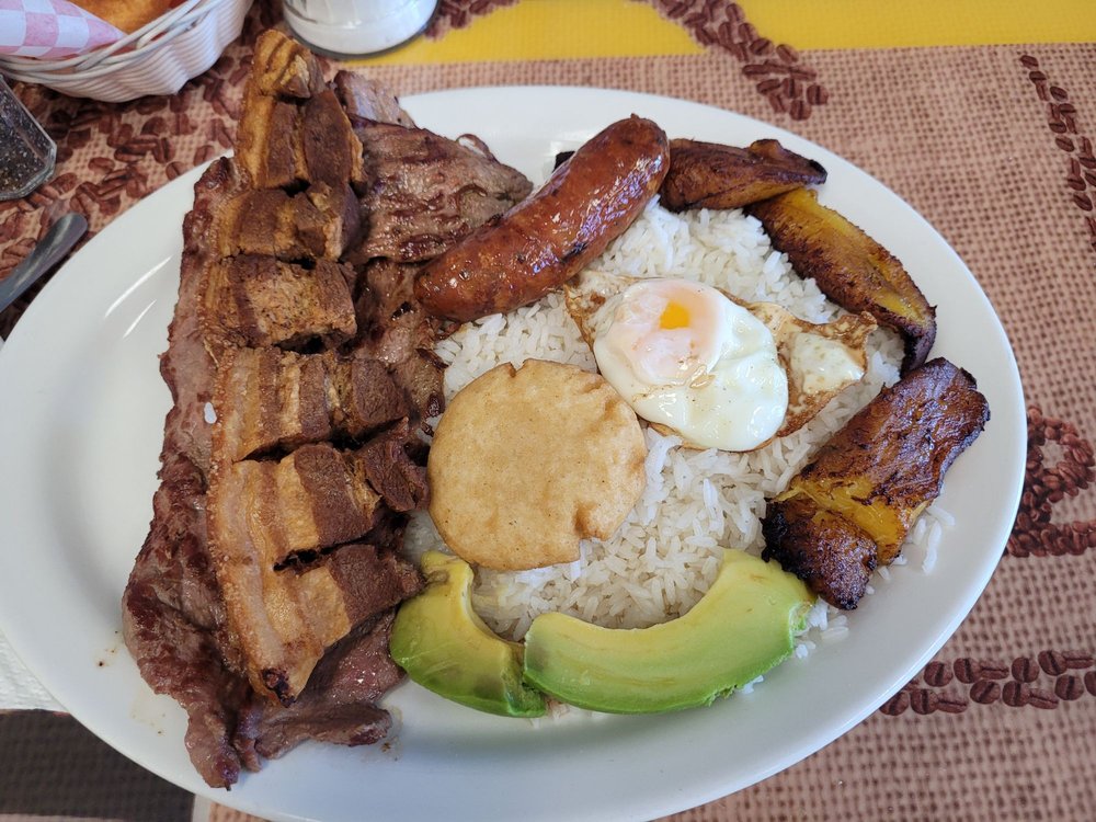 Colombia La Bella - Lake Mary Image