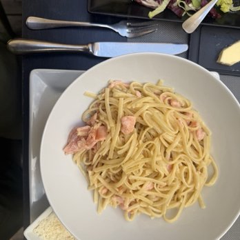 L'Huîtrier - Pasta with salmon - French Near Me - Paris, 75 L'Huîtrier - Pasta with salmon - French Near Me - Paris, 75
