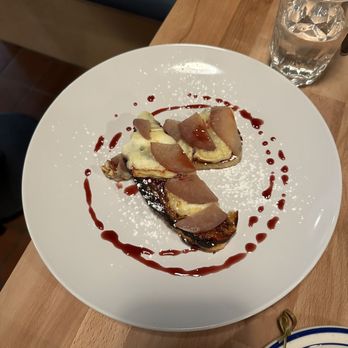 Gather 22 - Poached pear and Brie toast - Pizza Near Me - Indianapolis, Indiana Gather 22 - Poached pear and Brie toast - Pizza Near Me - Indianapolis, Indiana