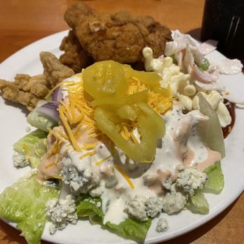 Sizzler - A salad with fried chicken - Seafood Near Me - Stockton, California Sizzler - A salad with fried chicken - Seafood Near Me - Stockton, California