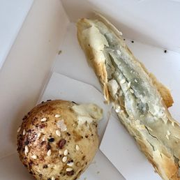 Halloumi-stuffed Bagel Bites