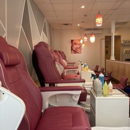 Pedi area! Pedi area!